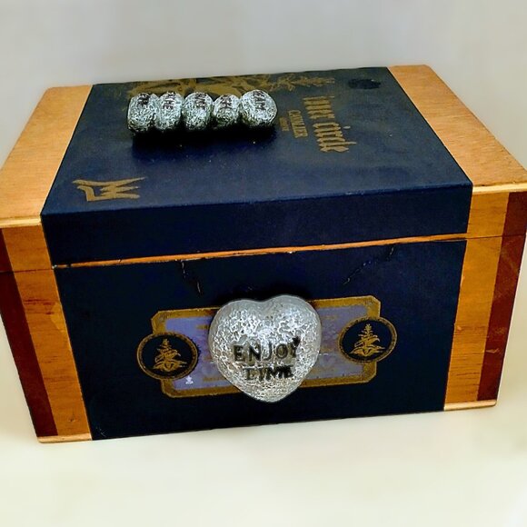 Suenos de Saundra Upcycled, EXTREMELY RARE Inner Circle Cigar Box Storage/Accent - Picture 8 of 9